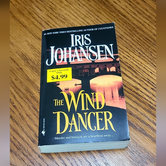 Iris Johansen Book Series: The Wind Dancer - Picture 3 of 6